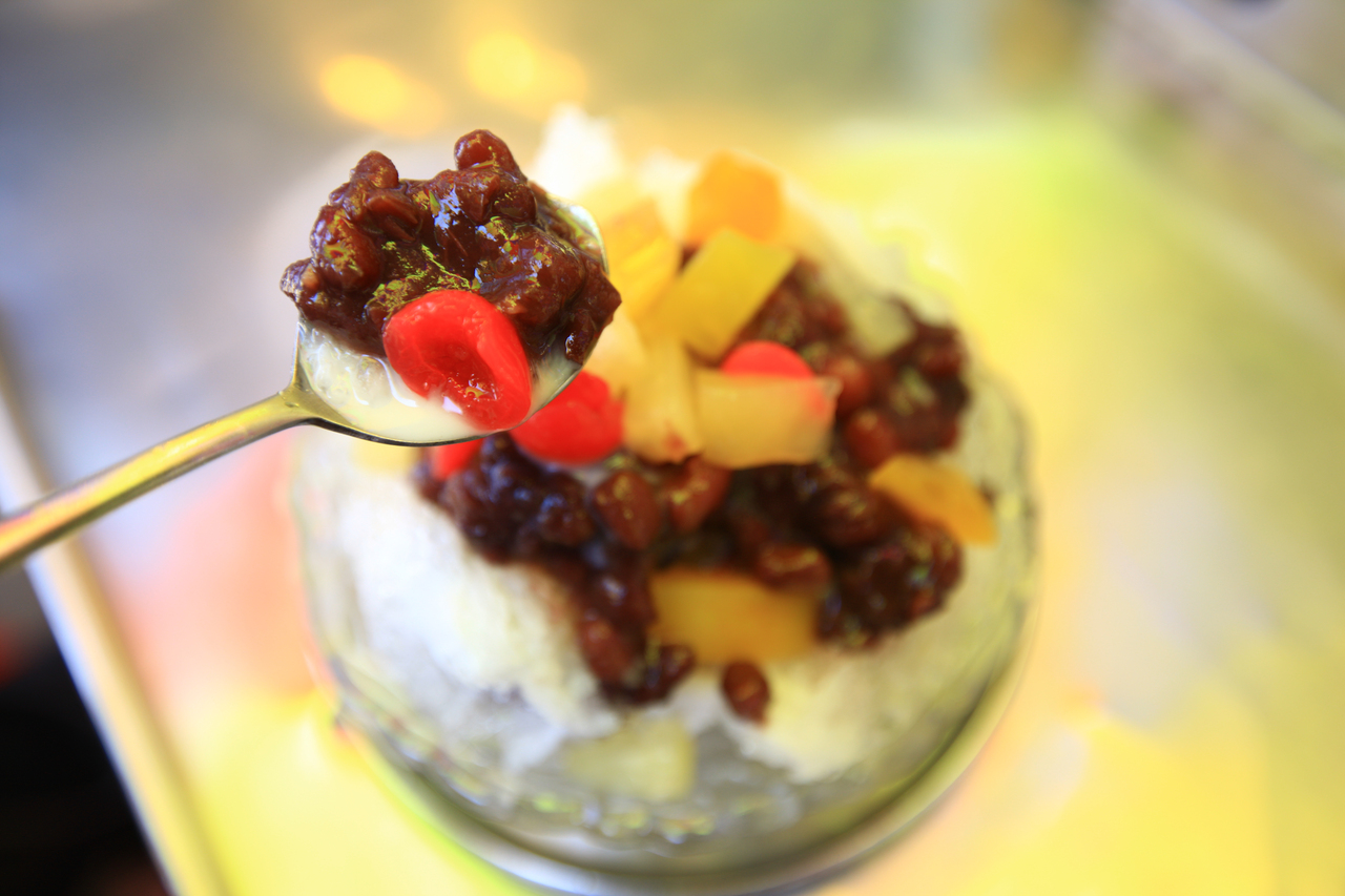 Unpacking the Unique Essence of Korean Street Food Compared to Ordinary Snacks